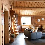 Big House In Gautestad 度假居 *